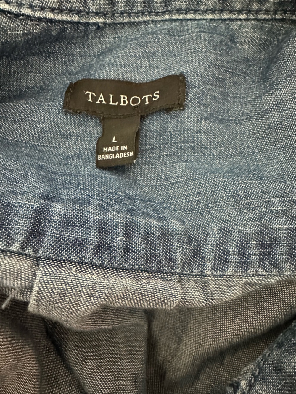 Talbots Classic Blue Chambray Button Down Shirt Large Preppy Classic - Picture 3 of 3